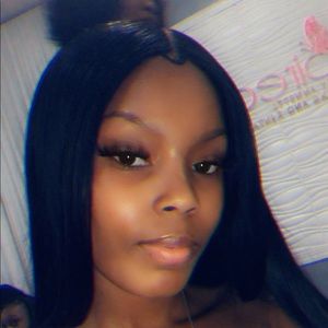 Meet your Posher, Destinee